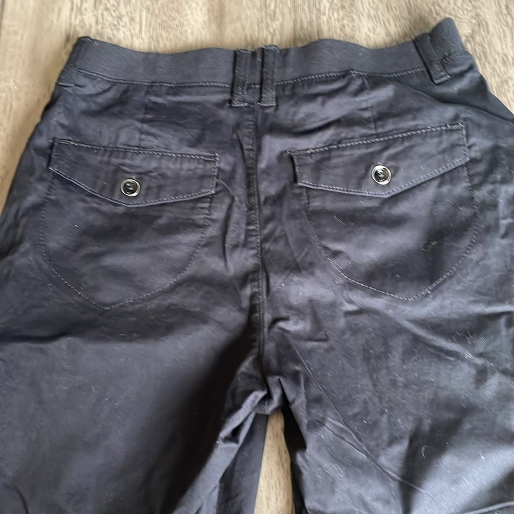Women’s Lee Flex To Go Relaxed Fit Mid Rise Bermuda Shorts - Black - Picture 8 of 9